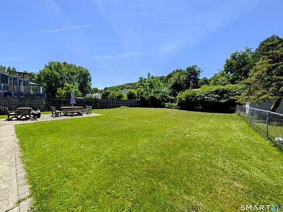 5th image of 55 Sleepy Hollow Drive