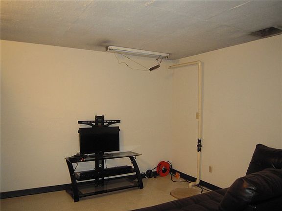 Basement (sump pump pictured)