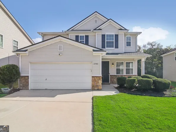 2742 Groovers Lake Pte, Lithia Springs, GA 30122