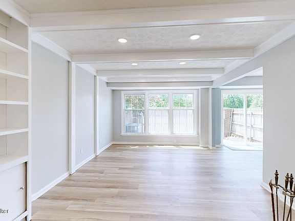 5th image of 1222 Inverary Ct