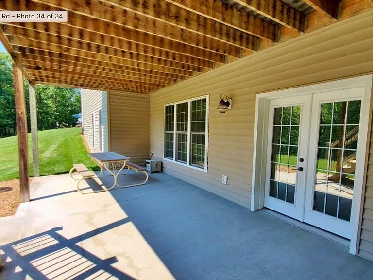 21377 Lost Valley Rd — Photo 4