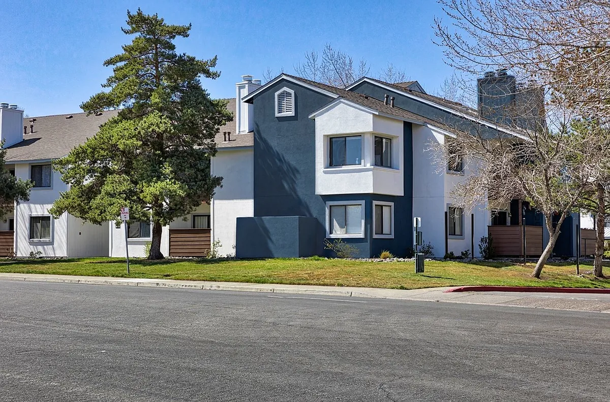 Building Photo - Redfield Ridge