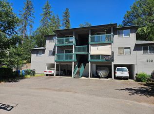 300 Indian Trail Ct #A, Shady Cove, OR