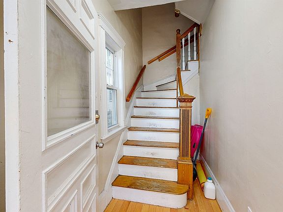 5th image of 72 Kingsdale St