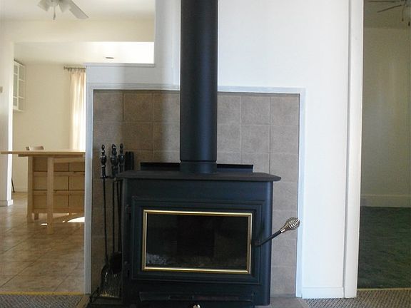 2nd image of 619 Delwood St