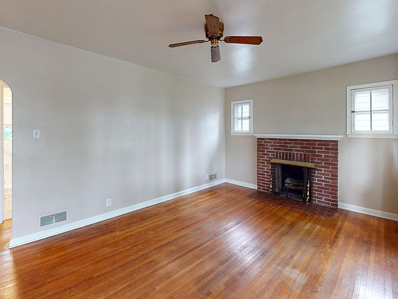 4th image of 1124 Mulberry St