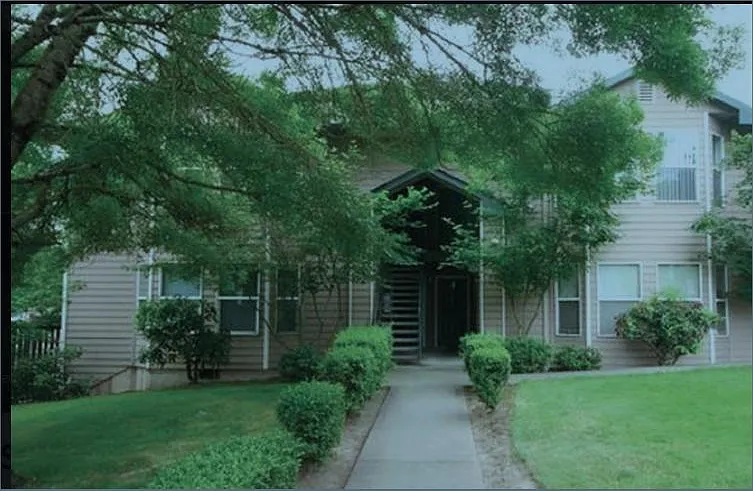 6020 SW Fisher Ave Apt 3 — Photo 2