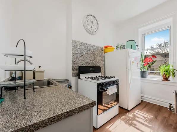 2884 Valentine Avenue image 10 of 26