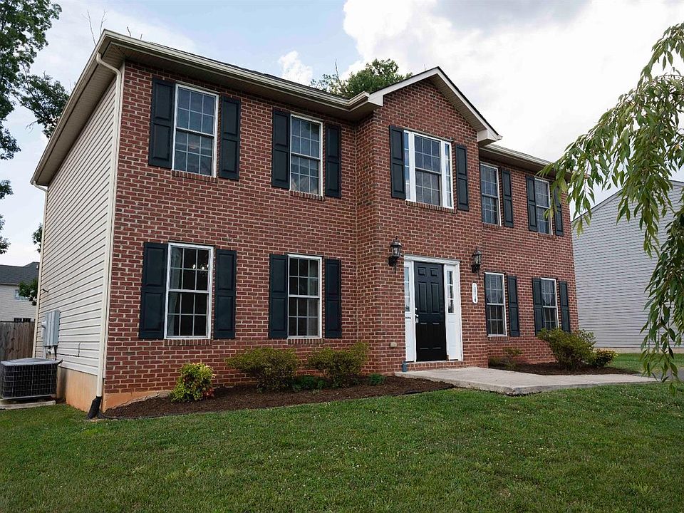 1st image of 1114 Woods End Ln