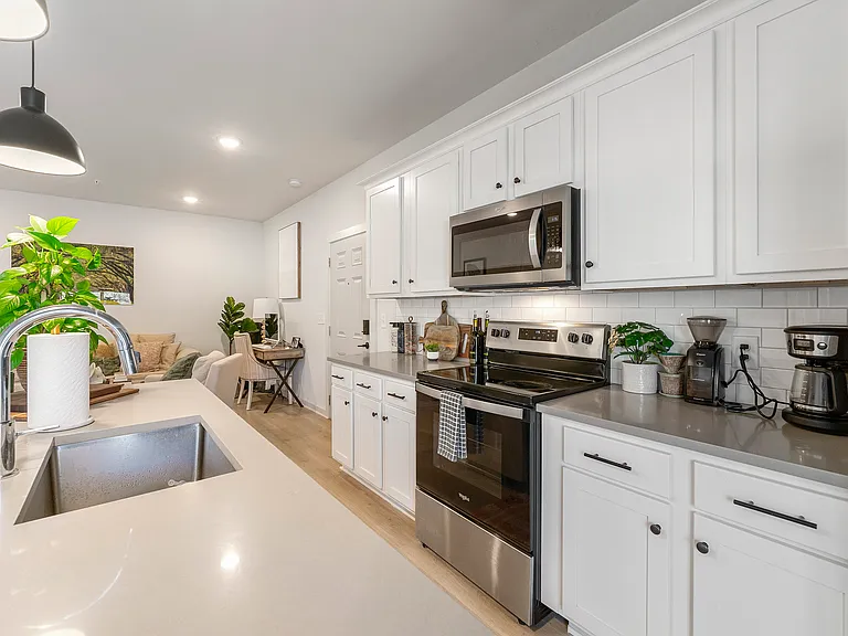 Wisteria Ridge — Photo 10