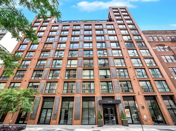 540 West 28th Street image 7 of 12