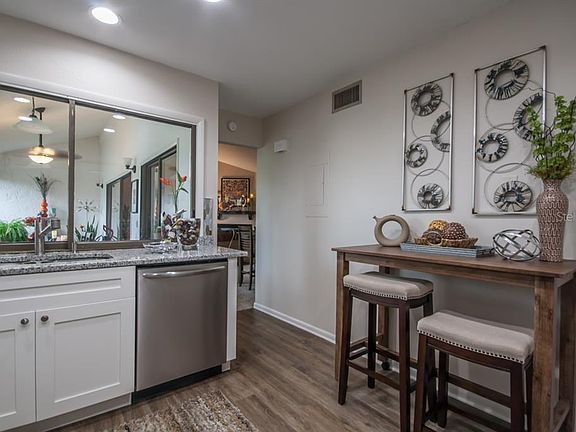 5th image of 4110 Pinelake Ln APT 201