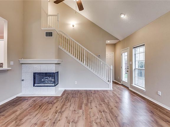 3rd image of 1732 Creekbend Dr