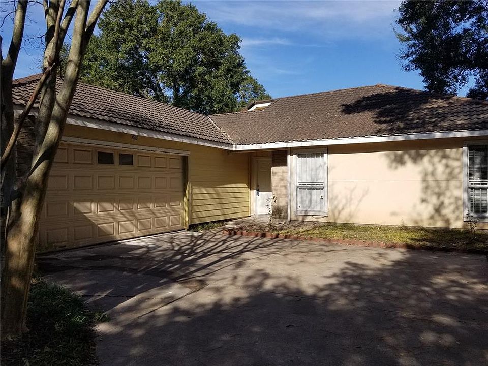 1st image of 3814 Saratoga Dr