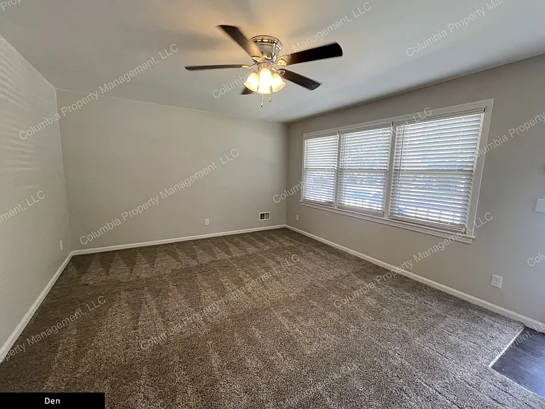 306 Lloydwood Dr — Photo 9