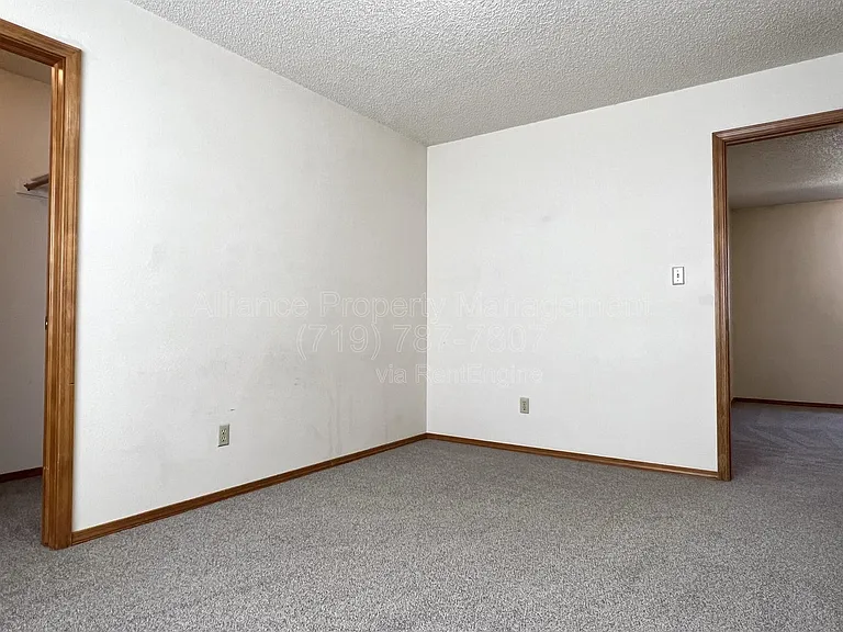 6436 Peak Vista Cir — Photo 32