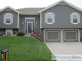 715 NE 107th Ter, Kansas City, MO 64155