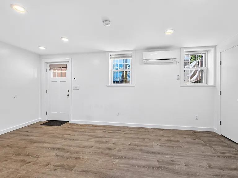 342 1st St #GARDEN LEVEL — Photo 10