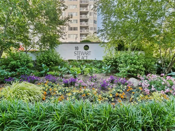 10 Stewart Place #3AE, White Plains, NY 10603