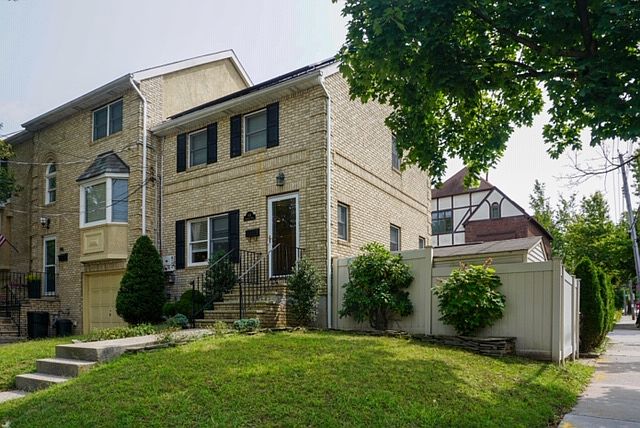 1st image of 148 Cheshire Pl
