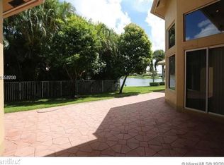 8910 NW 38th St, Cooper City, FL 33024
