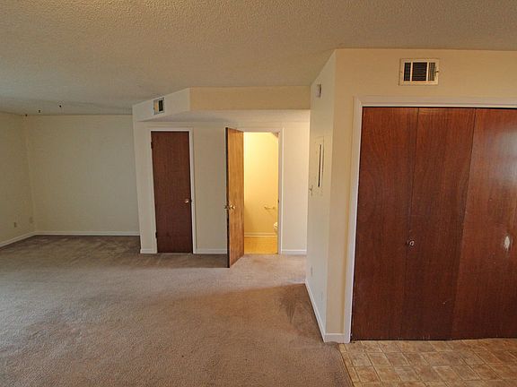 4th image of 23 Wright Pkwy NW #C