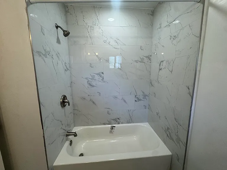 1343 Hampton Blvd — Photo 13