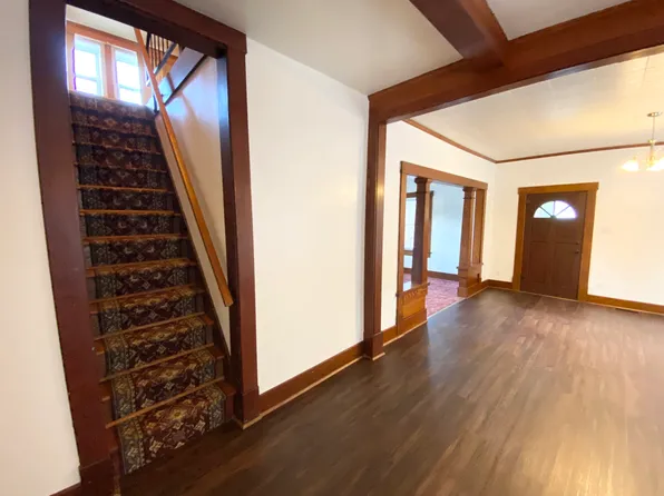 300 W 12th Ave, Hutchinson, KS 67501