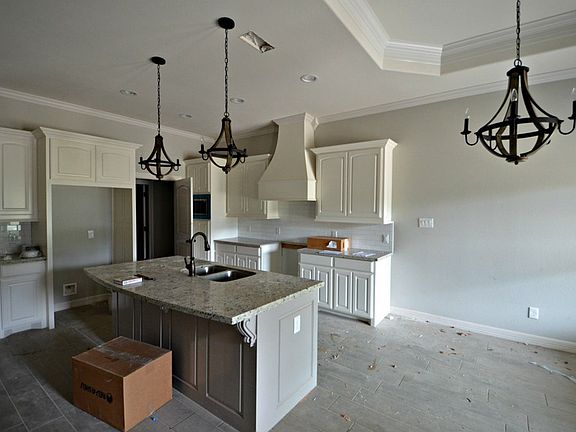 5th image of 415 Avenue E