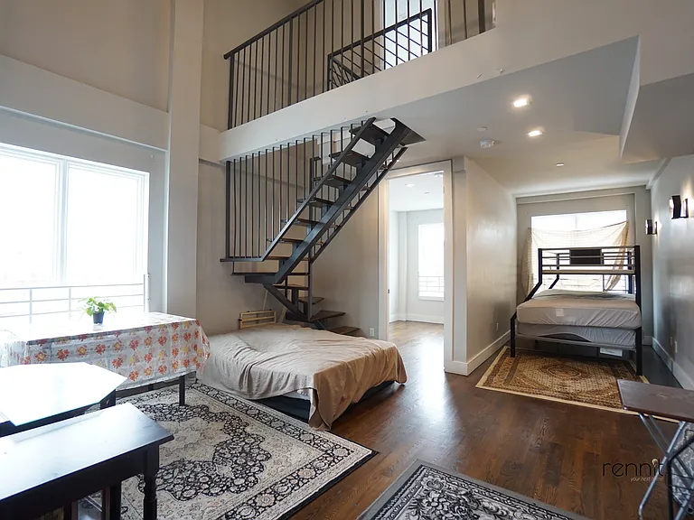 1031 Montgomery St #4R — Photo 23