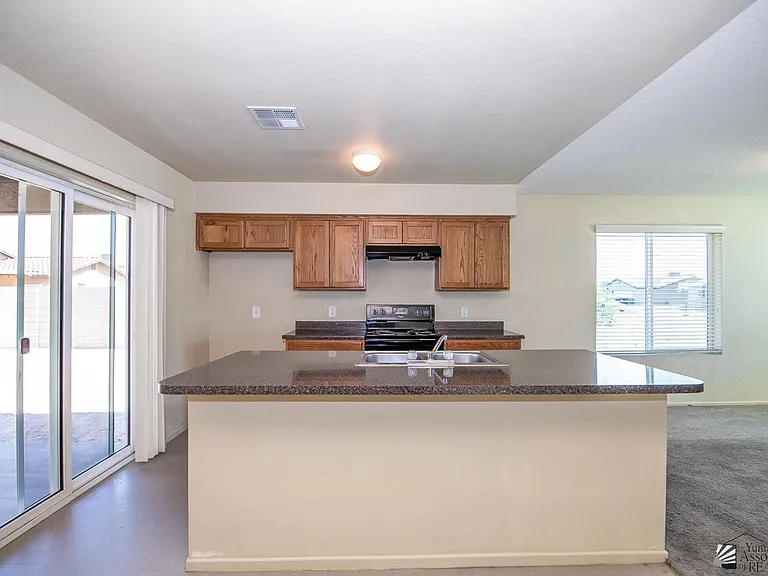 3657 S Benson Ave — Photo 6