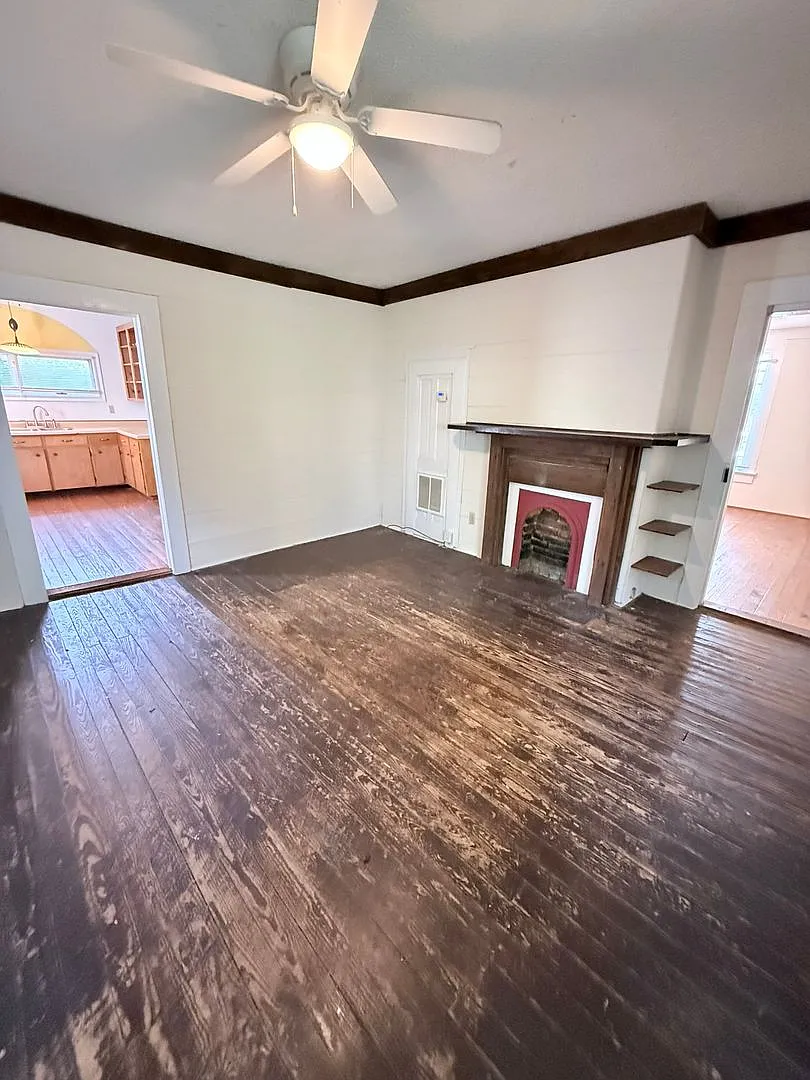 Two Bedroom Cozy House! — Photo 3