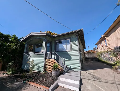 976 55th St Photo 1