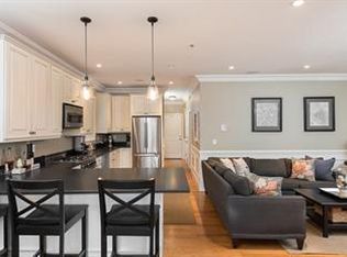 190 W 6th St, South Boston, MA 02127