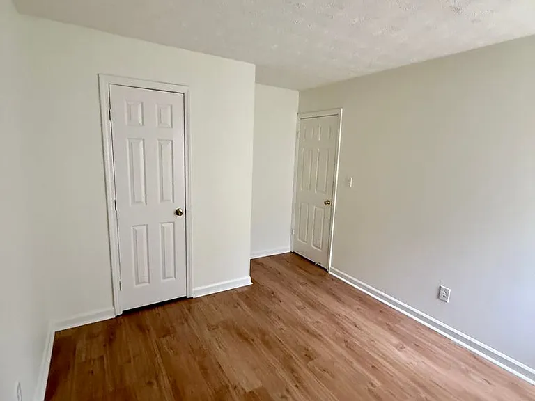 655 Post Oak Rd — Photo 10