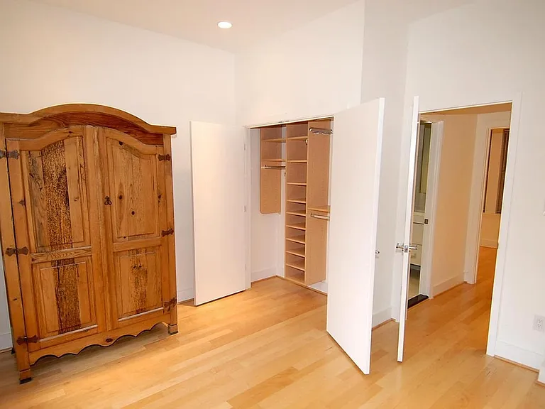 1930 New Hampshire Ave NW #13 — Photo 9