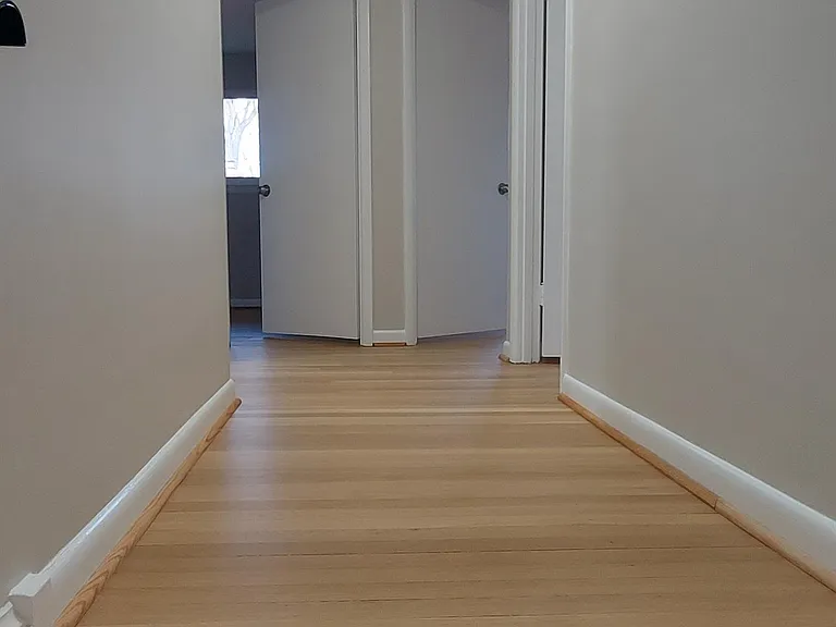 9820 Inglemere Dr — Photo 28