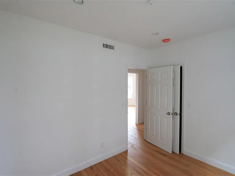 25 Lewis St #1 — Photo 15