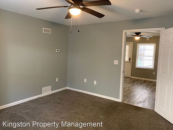 5th image of 419 1/2 Owenton Ave