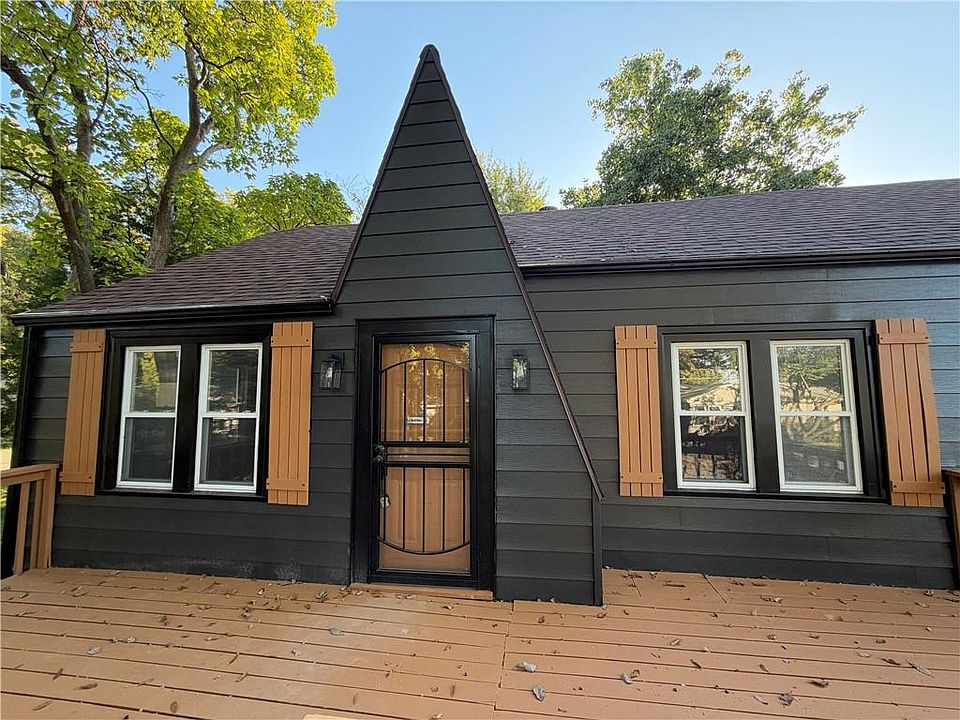 1st image of 4641 N Elmwood Ave