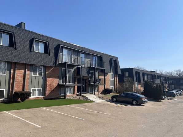 112 E Hines Pl #4C8