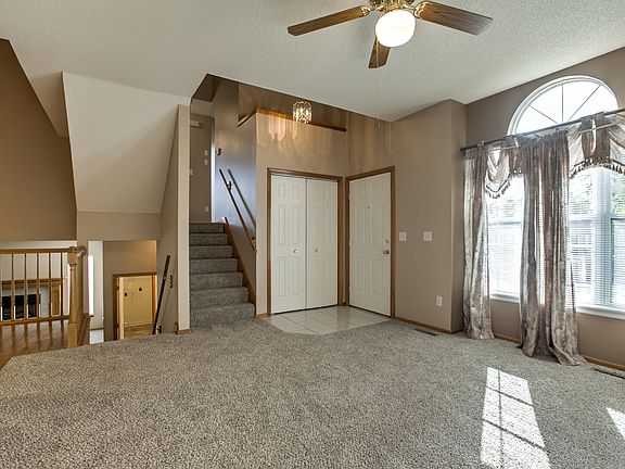 4th image of 7802 N Amoret Ave