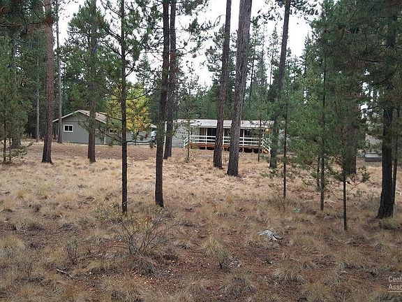 2nd image of 15965 Woodland Dr