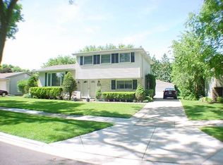 734 W Gettysburg Dr, Arlington Heights, IL 60004