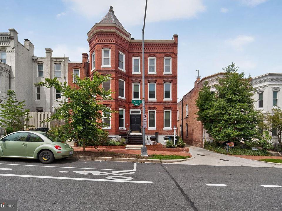 1st image of 516 4th St NE APT 202