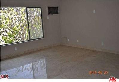 2nd image of 512 Evergreen St Unit 307