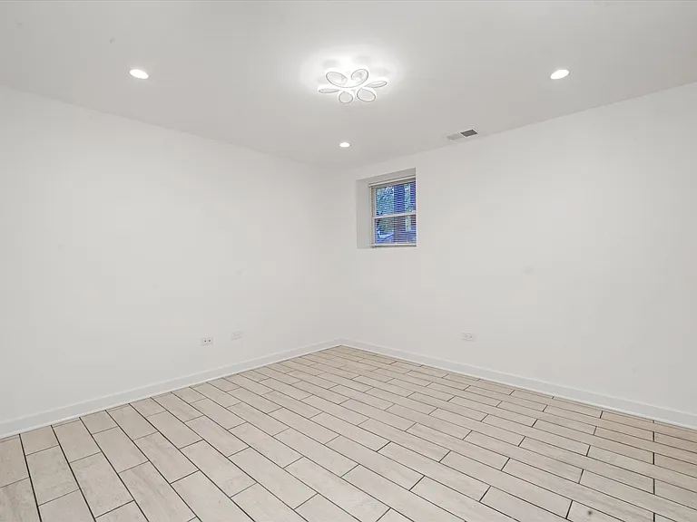 2203 W Giddings St #G — Photo 10