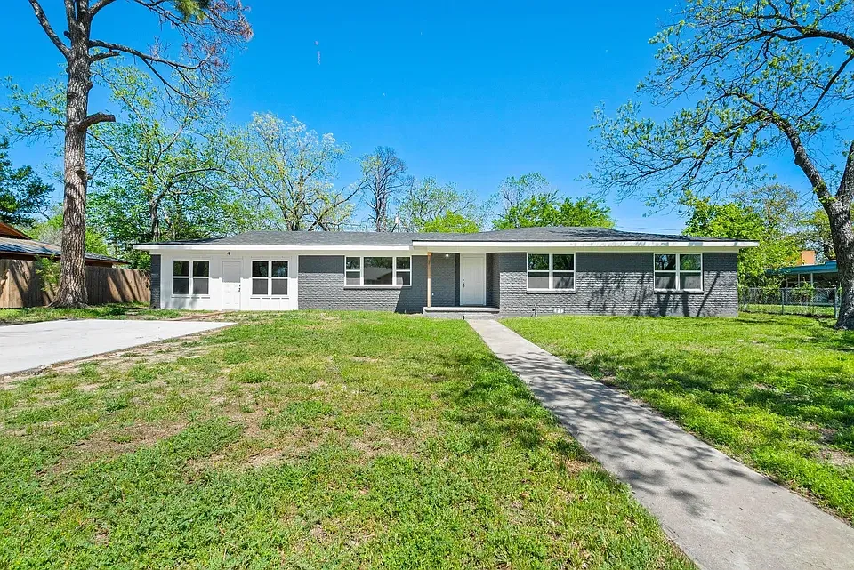 815 N Lydia St — Photo 1