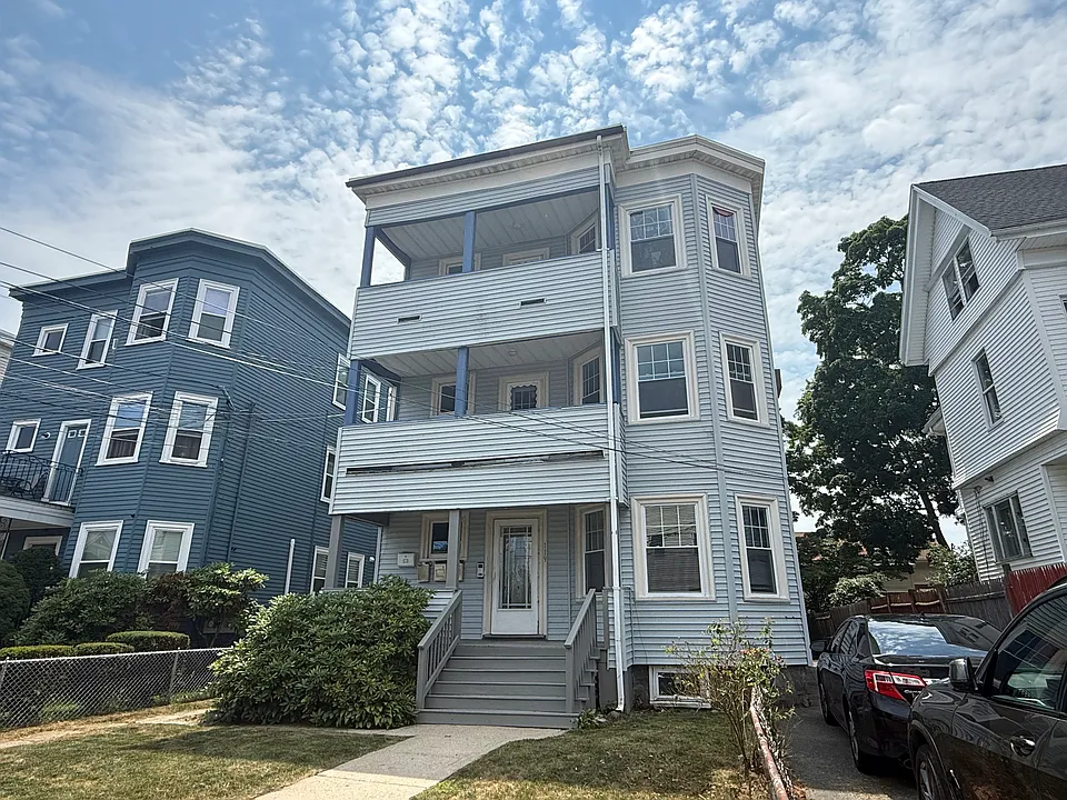 119 Webster St #2