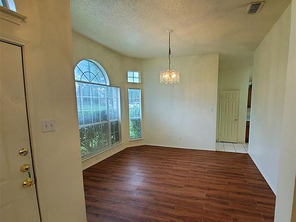 4th image of 813 Nafus St